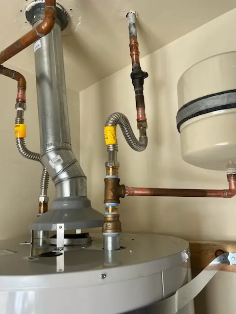 Water heater installation and plumbing repair in Lake Estates